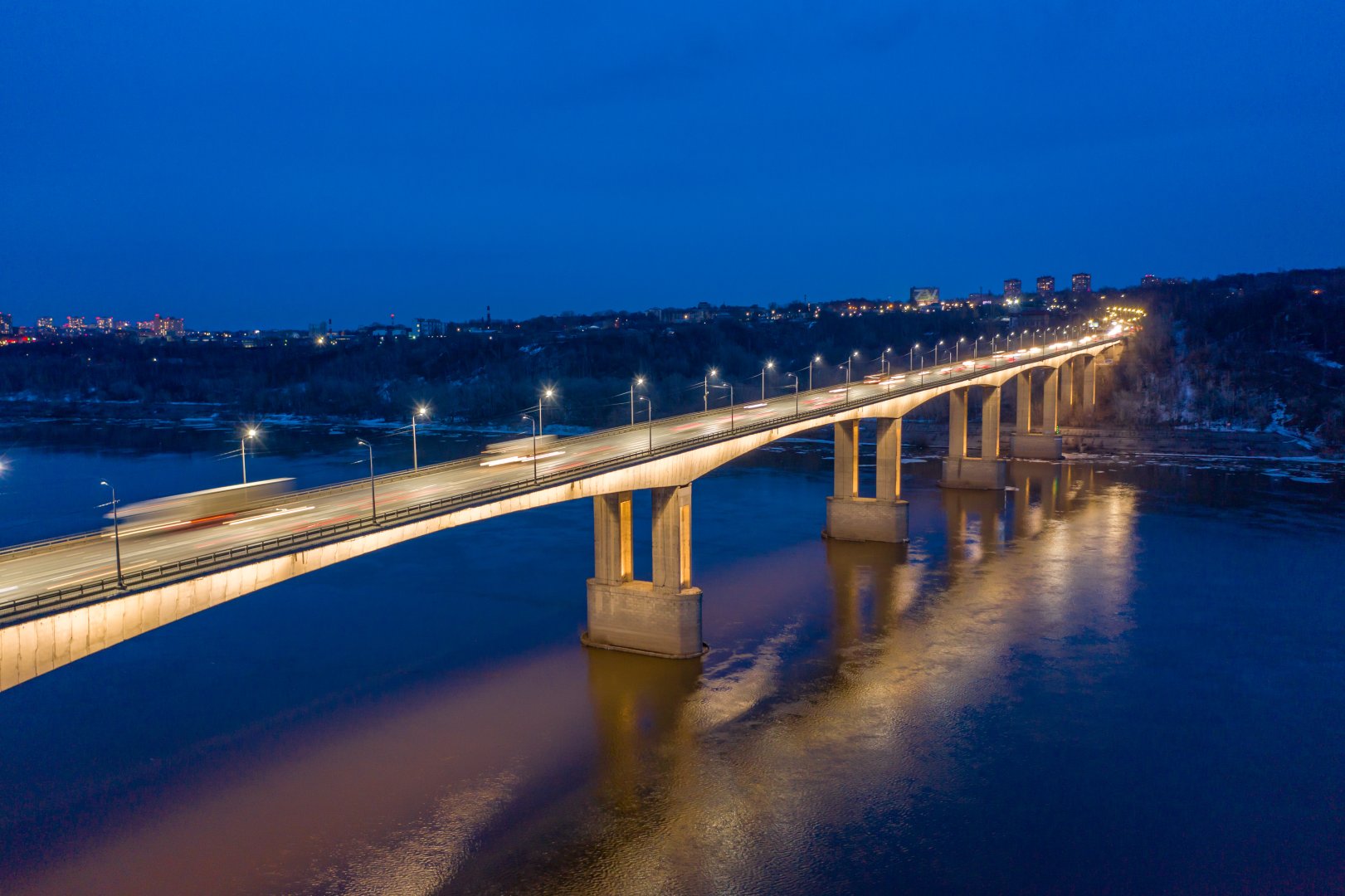 Архитектурная подсветка украсила Мызинский мост в Нижнем Новгороде