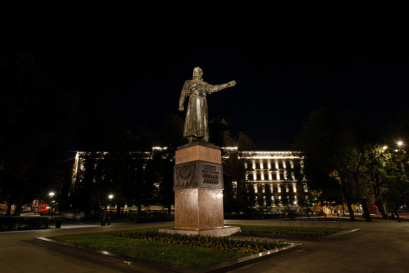 Освещение памятника Козьме Минину в Нижнем Новгороде