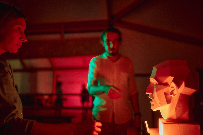 Lighting was installed on the supports of the Kanavinsky Bridge in Nizhny Novgorod