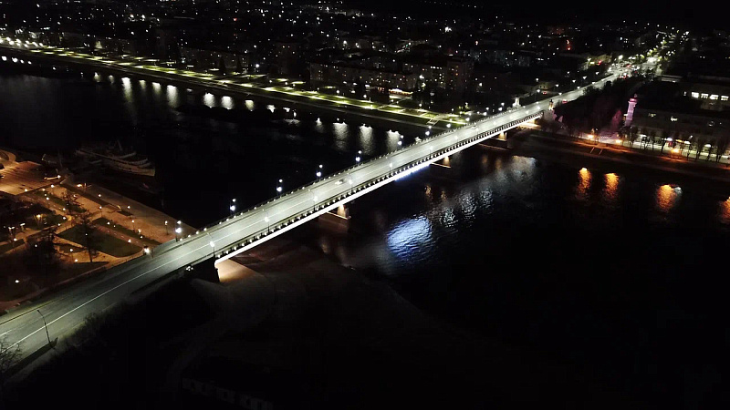 Подсветку установили на опорах Канавинского моста в Нижнем Новгороде